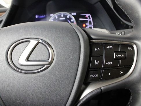 Used 2024 Lexus ES 350 w/ Premium Package image 24