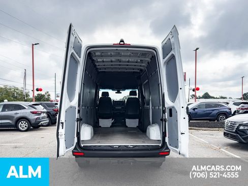 Used 2025 Mercedes-Benz Sprinter 2500 image 12