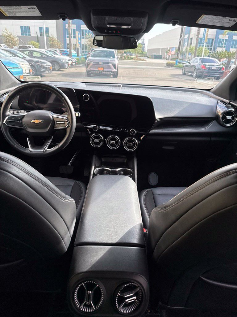 Used 2024 Chevrolet Blazer EV LT AWD/4WD image 29