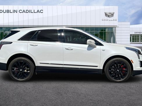 Used 2022 Cadillac XT5 Sportv w/ LPO, ONYX Package image 3
