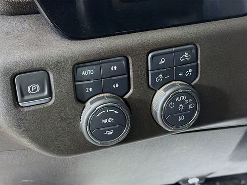 Used 2024 Chevrolet Silverado 1500 LTZ image 28