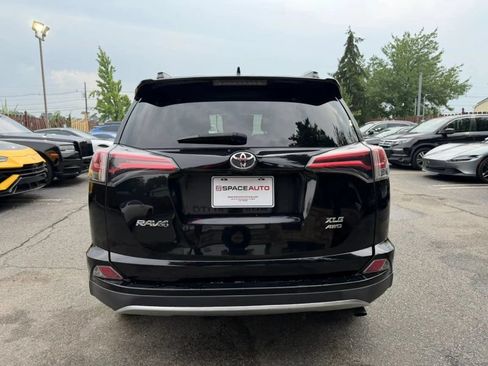Used 2018 Toyota RAV4 XLE w/ Plus Extra Value Package AWD/4WD image 7