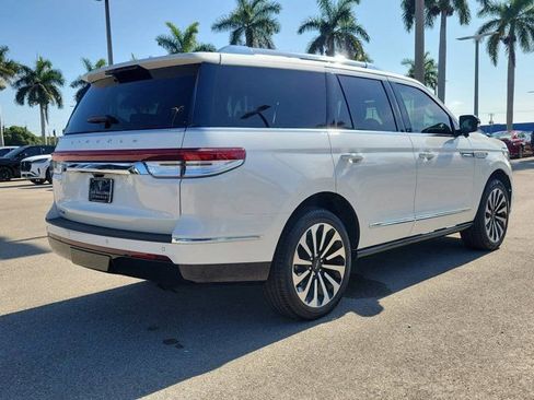 Used 2024 Lincoln Navigator Reserve AWD/4WD image 6