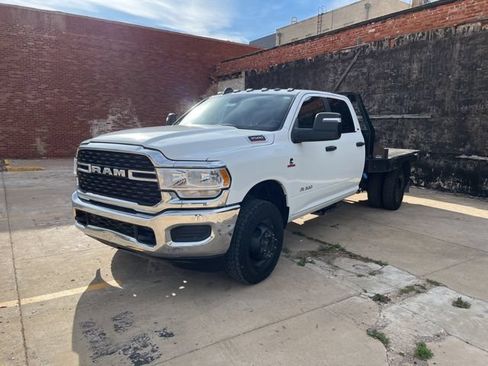 Used 2024 RAM 3500 SLT w/ Quick Order Package 2YG SLT AWD/4WD image 3