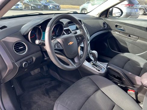 Used 2016 Chevrolet Cruze LT image 15