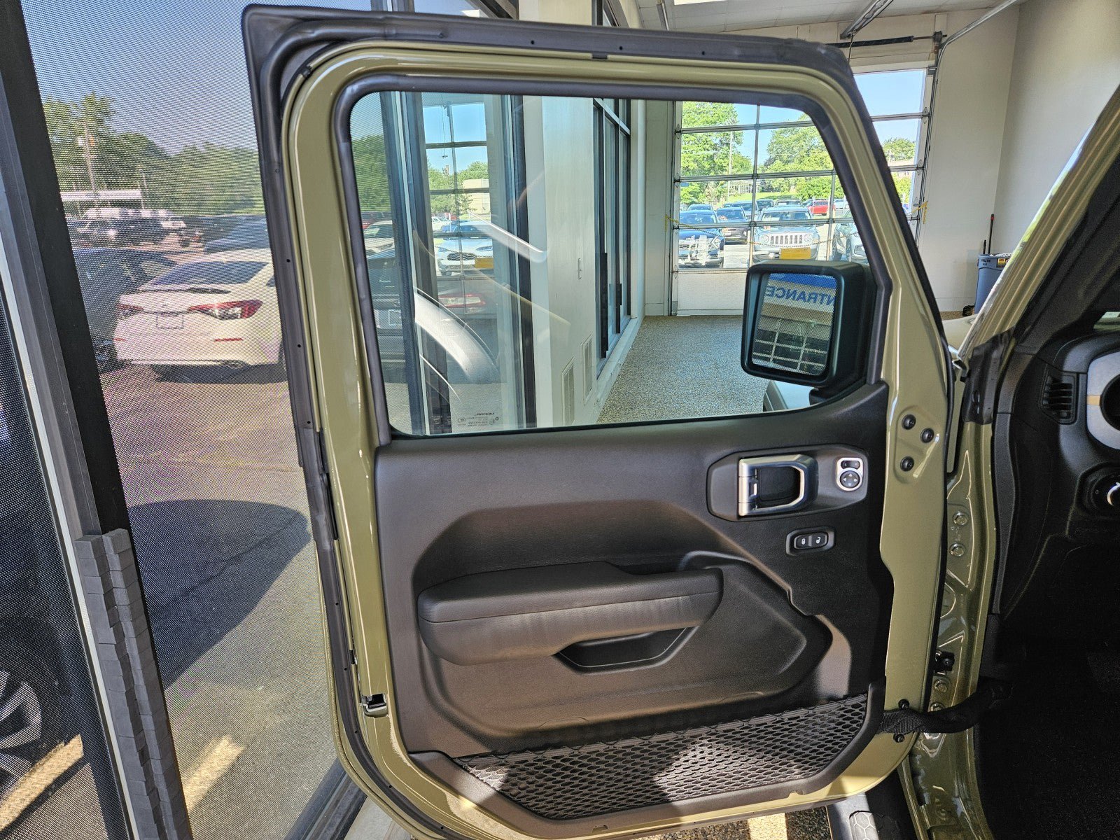 Used 2026 Jeep Wrangler Sport AWD/4WD image 15