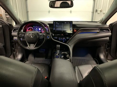 Used 2022 Toyota Camry XSE w/ Navigation Package image 29
