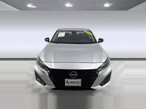 Used 2025 Nissan Altima 2.5 SV FWD image 6