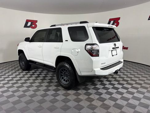 Used 2021 Toyota 4Runner SR5 Premium w/ Moonroof Package AWD/4WD image 4