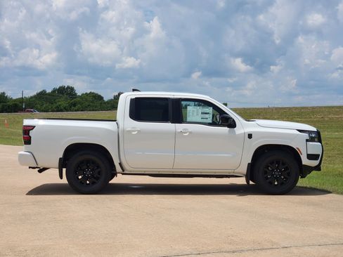 New 2026 Nissan Frontier SV RWD image 7