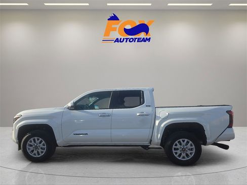 New 2026 Toyota Tacoma SR5 image 2
