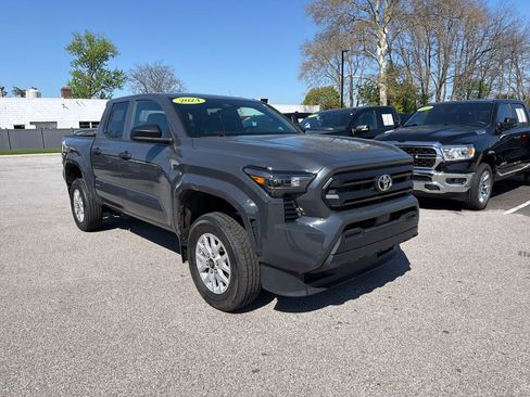Used 2024 Toyota Tacoma SR AWD/4WD image 4