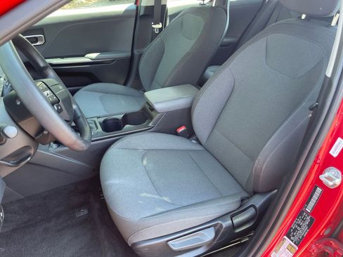 Used 2025 Kia K4 LXS image 35