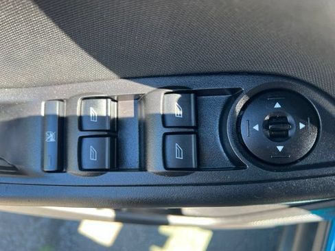 Used 2016 Ford Focus SE w/ SE Cold Weather Package FWD image 17