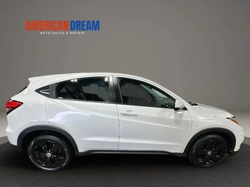 Used 2021 Honda HR-V LX image 6