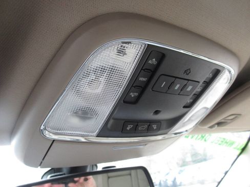 Used 2015 Jeep Grand Cherokee Overland image 30