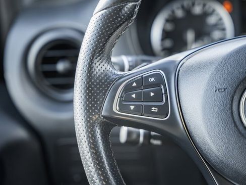 Used 2018 Mercedes-Benz Metris Passenger image 21