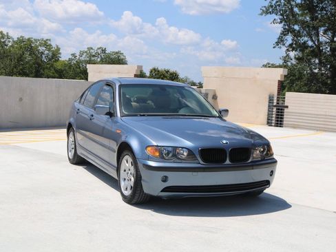 Used 2004 BMW 325xi Sedan AWD/4WD image 9