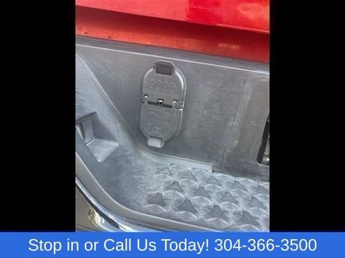 Used 2024 Chevrolet Colorado Z71 w/ Z71 Convenience Package 2 AWD/4WD image 8