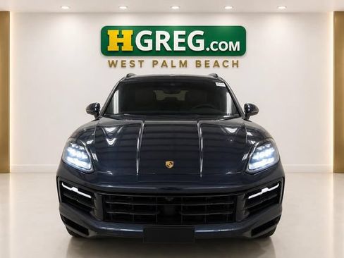 Used 2024 Porsche Cayenne AWD/4WD image 7
