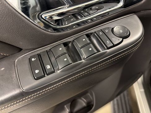 Used 2013 Cadillac Escalade Platinum AWD/4WD image 12