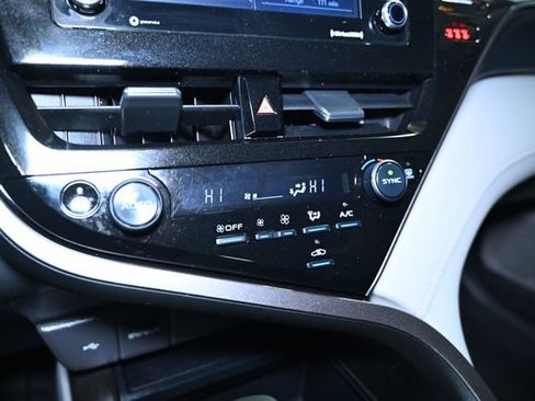 Used 2022 Toyota Camry LE image 30