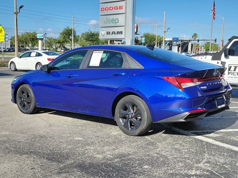 Used 2023 Hyundai Elantra SEL FWD image 5