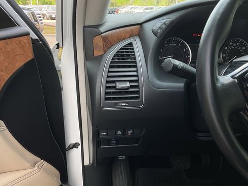 Used 2023 Nissan Armada SL w/ Captain's Chairs Package image 34