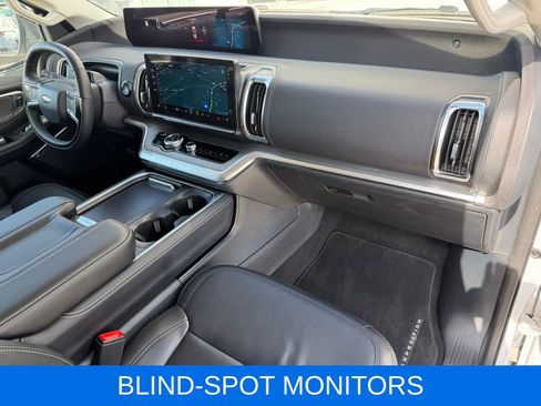 Used 2025 Ford Expedition Max Platinum image 25