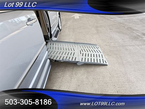 Used 2013 Chrysler Town & Country Limited w/ Luxury Group FWD image 45