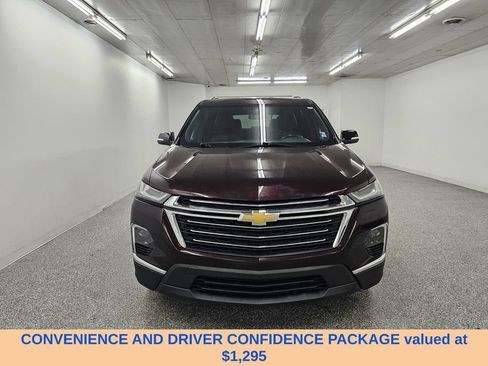 Used 2022 Chevrolet Traverse LT FWD image 2