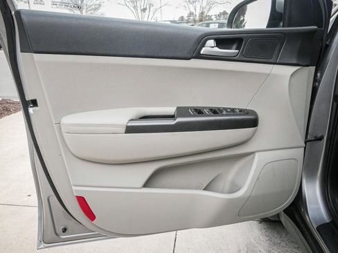 Used 2021 Kia Sportage LX image 14