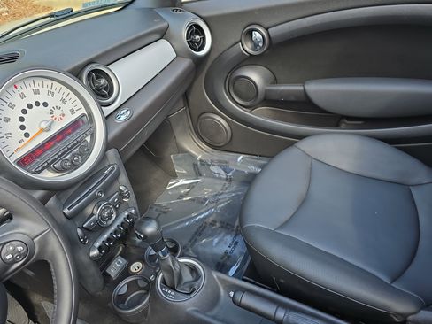 Used 2014 MINI Cooper Convertible image 23