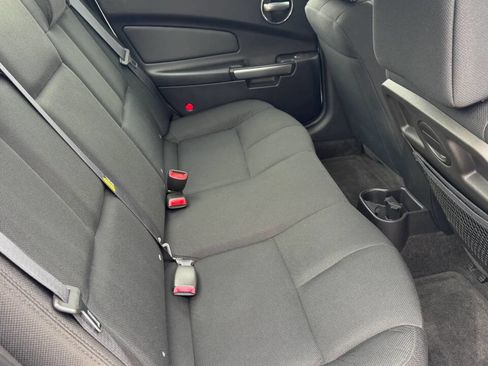 Used 2006 Pontiac Grand Prix Base 4dr Sedan w/ Sun And Sound Package image 15