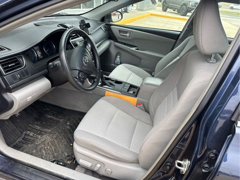 Used 2015 Toyota Camry LE image 7