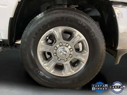 Used 2024 RAM 2500 Big Horn w/ Safety Group image 26