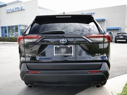 Used 2024 Toyota RAV4 XLE image 10