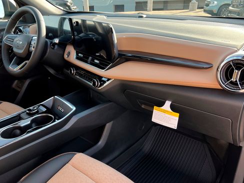 New 2026 Chevrolet Equinox ACTIV w/ Convenience Package III image 25