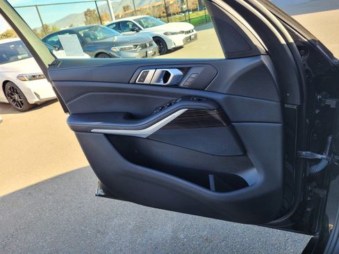 Used 2021 BMW X5 xDrive40i w/ M Sport Package image 15