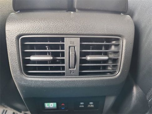 Used 2021 Nissan Rogue SL image 21