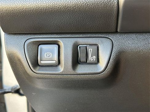 Used 2019 GMC Acadia SLT image 16