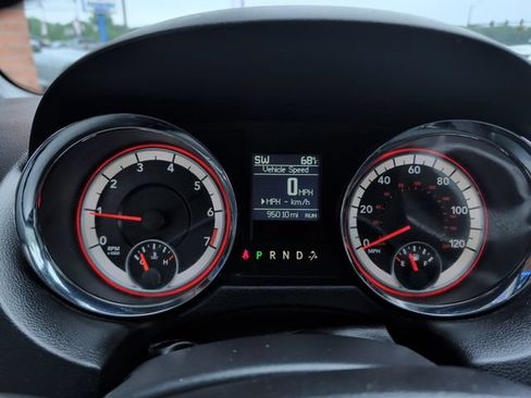 Used 2013 Dodge Grand Caravan R/T w/ Driver Convenience Group FWD image 15
