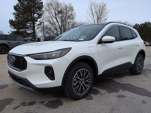 New 2026 Ford Escape SE w/ PHEV Premium Package image 7