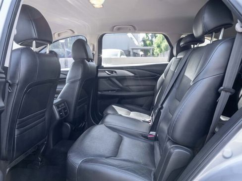 Used 2018 MAZDA CX-9 Touring FWD image 16