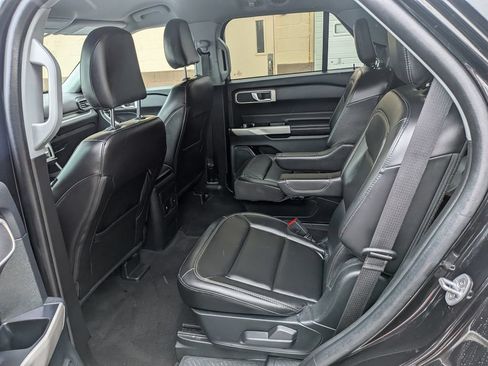 Used 2023 Ford Explorer XLT w/ Equipment Group 202A AWD/4WD image 3