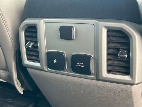 Used 2019 Ford F150 Lariat AWD/4WD image 36