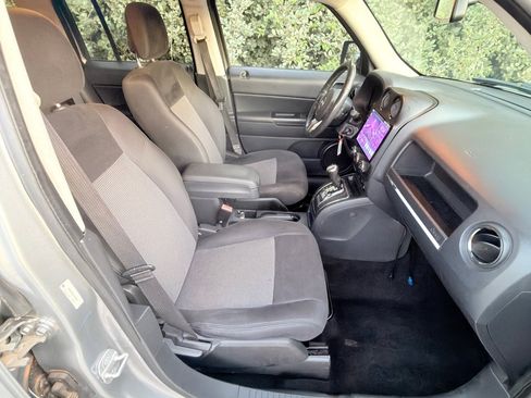 Used 2014 Jeep Patriot Latitude AWD/4WD image 20