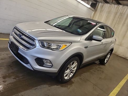Used 2017 Ford Escape SE w/ SE Cold Weather Package image 2