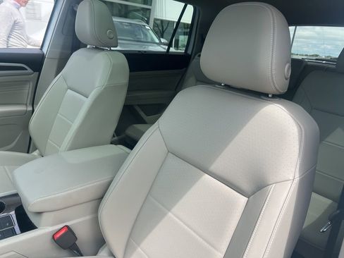 Used 2023 Volkswagen Atlas SE w/ Panoramic Sunroof Package AWD/4WD image 14