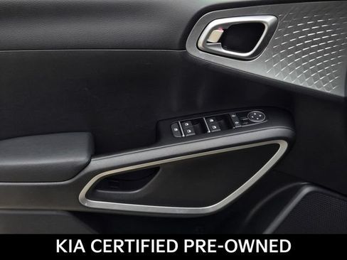Certified 2025 Kia Soul LX FWD image 17